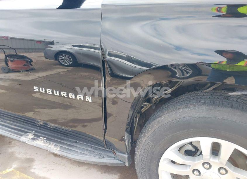 Photo 18 of 2018 Chevrolet Suburban LS (VIN 1GNSCGEC5JR136401)