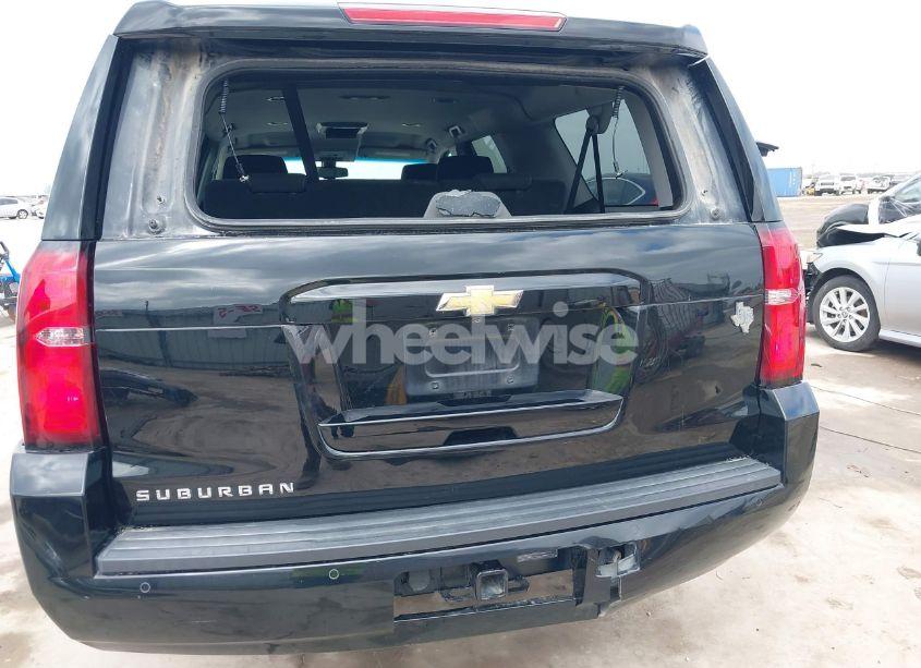 Photo 19 of 2018 Chevrolet Suburban LS (VIN 1GNSCGEC5JR136401)