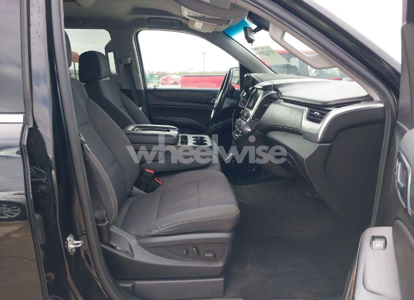 Photo 5 of 2018 Chevrolet Suburban LS (VIN 1GNSCGEC5JR136401)