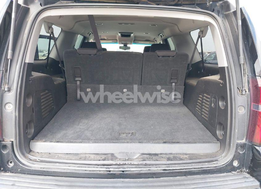 Photo 8 of 2018 Chevrolet Suburban LS (VIN 1GNSCGEC5JR136401)