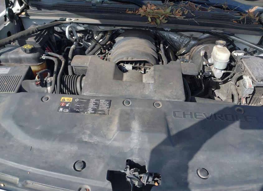 Photo 10 of 2016 Chevrolet Suburban LS (VIN 1GNSCGKC0GR110480)