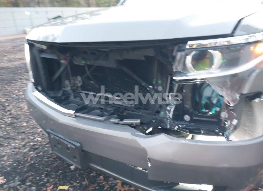 Photo 6 of 2017 Chevrolet Suburban LS (VIN 1GNSCGKC0HR328355)