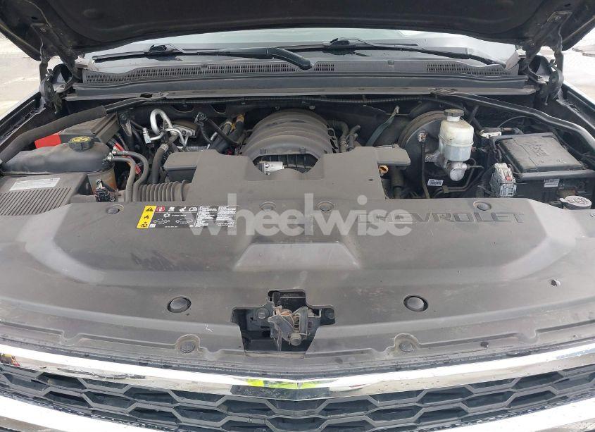 Photo 10 of 2018 Chevrolet Suburban LS (VIN 1GNSCGKC1JR394211)