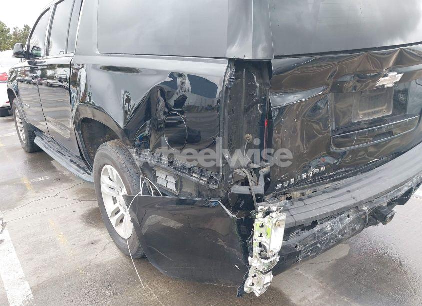 Photo 6 of 2018 Chevrolet Suburban LS (VIN 1GNSCGKC1JR394211)