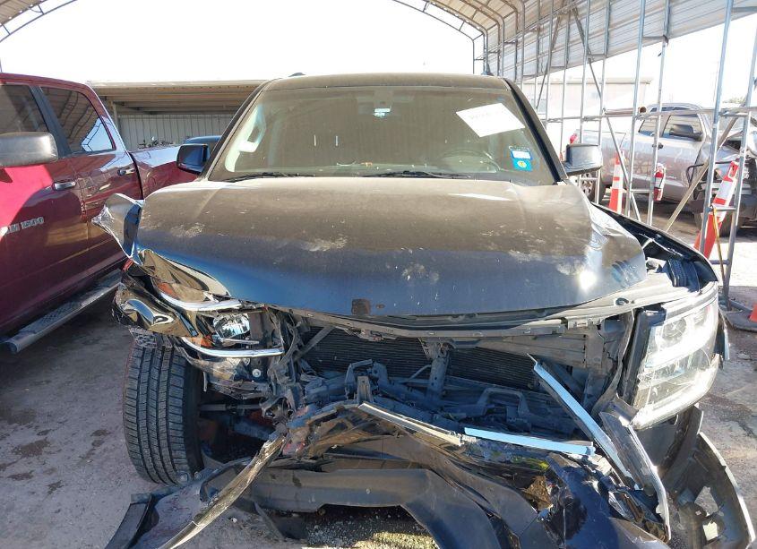 Photo 12 of 2018 Chevrolet Suburban LS (VIN 1GNSCGKC2JR316357)