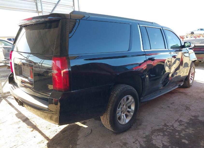 Photo 4 of 2018 Chevrolet Suburban LS (VIN 1GNSCGKC2JR316357)