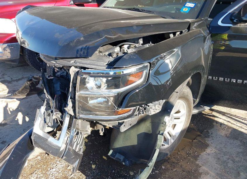 Photo 6 of 2018 Chevrolet Suburban LS (VIN 1GNSCGKC2JR316357)