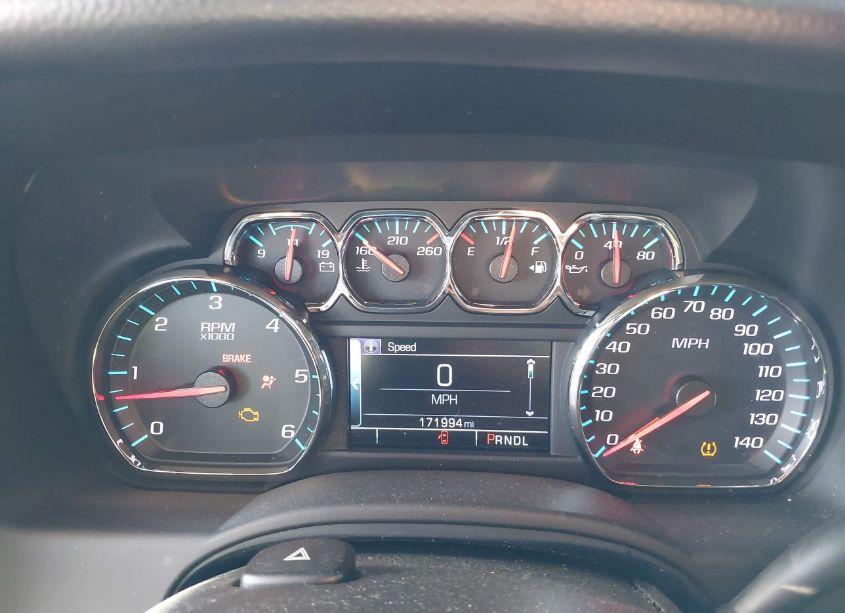 Photo 7 of 2018 Chevrolet Suburban LS (VIN 1GNSCGKC2JR316357)