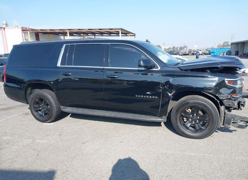 Photo 13 of 2018 Chevrolet Suburban LS (VIN 1GNSCGKC3JR318361)