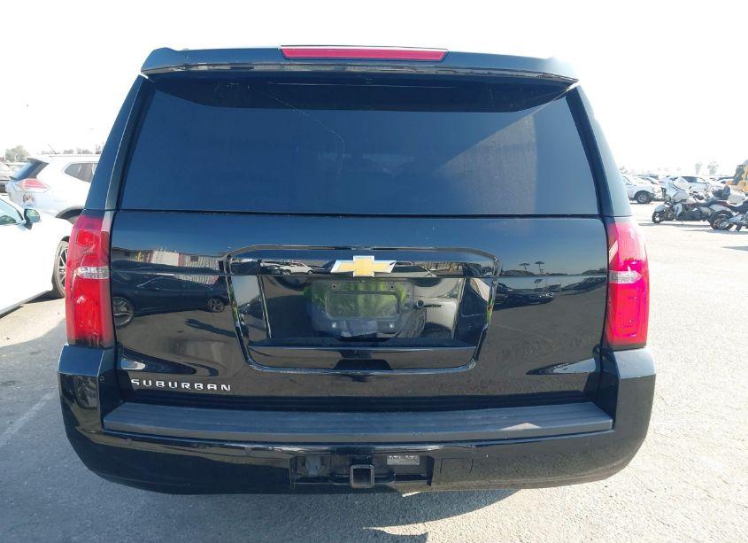 Photo 16 of 2018 Chevrolet Suburban LS (VIN 1GNSCGKC3JR318361)