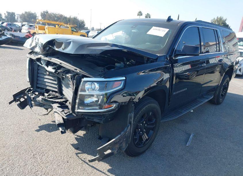 Photo 2 of 2018 Chevrolet Suburban LS (VIN 1GNSCGKC3JR318361)