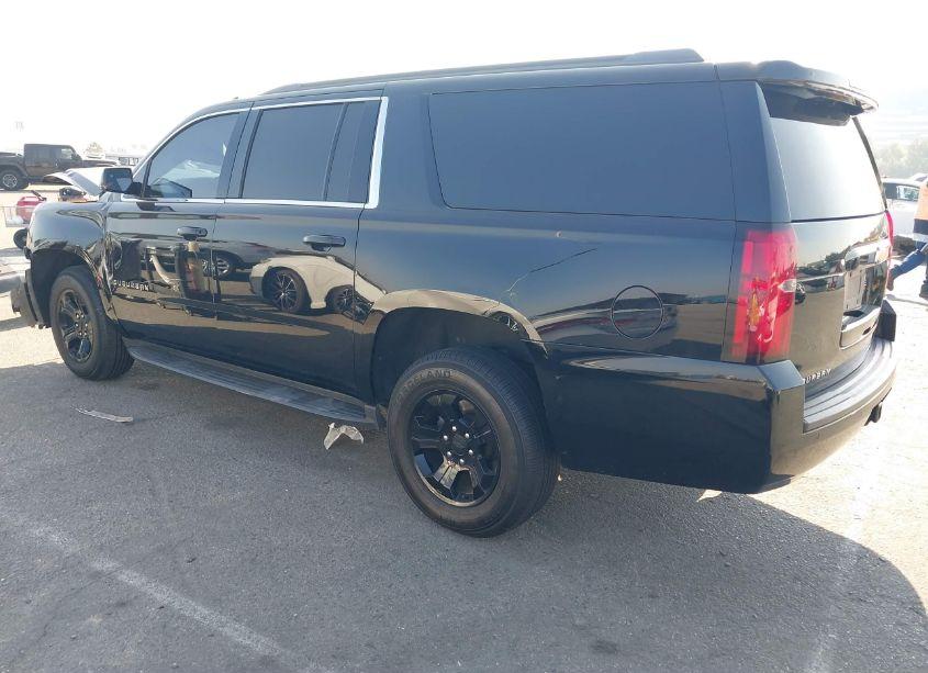 Photo 3 of 2018 Chevrolet Suburban LS (VIN 1GNSCGKC3JR318361)