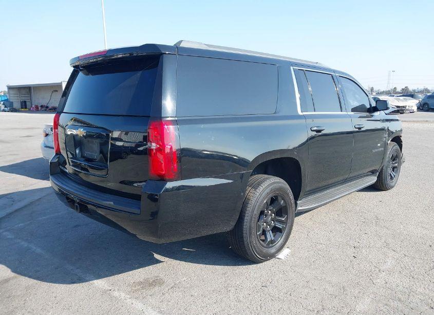 Photo 4 of 2018 Chevrolet Suburban LS (VIN 1GNSCGKC3JR318361)