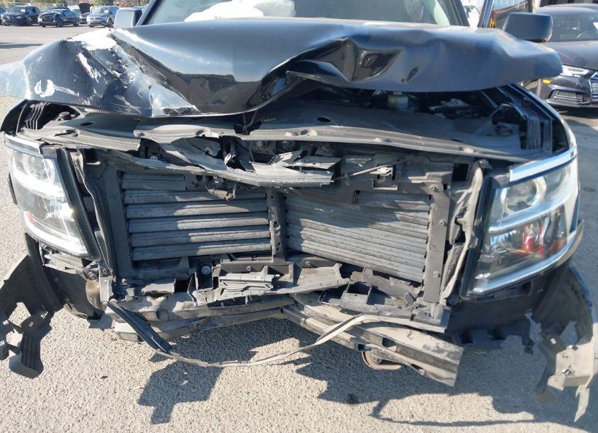 Photo 6 of 2018 Chevrolet Suburban LS (VIN 1GNSCGKC3JR318361)