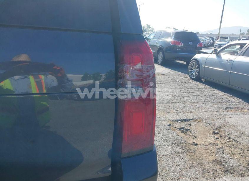 Photo 18 of 2017 Chevrolet Suburban LS (VIN 1GNSCGKC4HR124822)