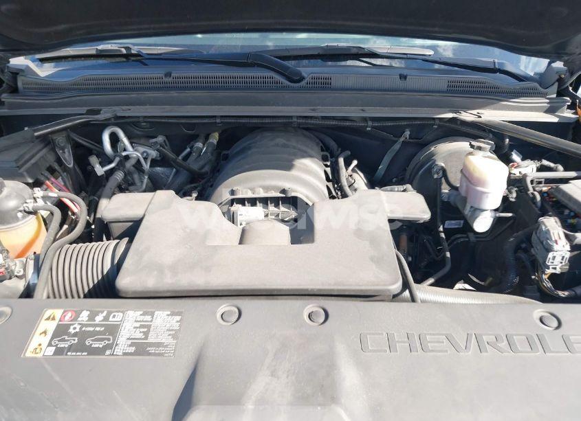 Photo 10 of 2019 Chevrolet Suburban LS (VIN 1GNSCGKC4KR269818)