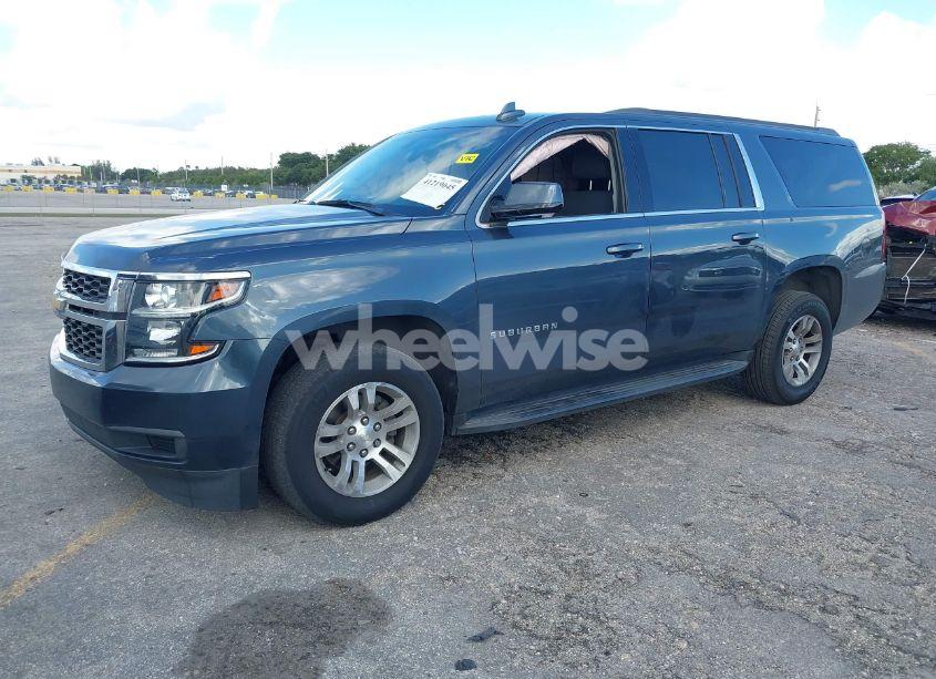 Photo 2 of 2019 Chevrolet Suburban LS (VIN 1GNSCGKC4KR269818)