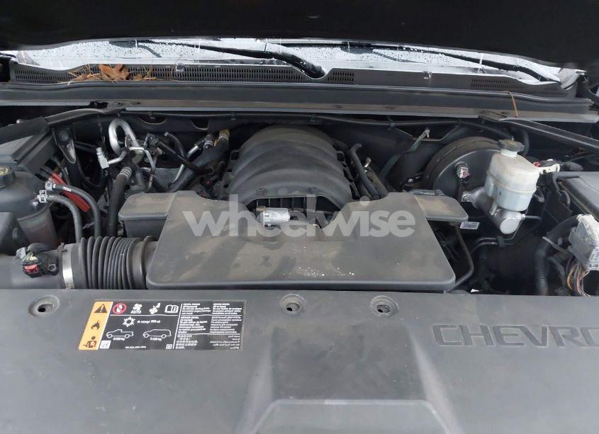 Photo 10 of 2019 Chevrolet Suburban LS (VIN 1GNSCGKC5KR321327)