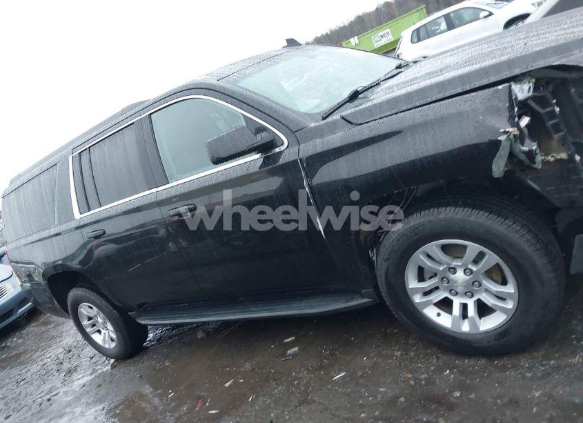 Photo 13 of 2019 Chevrolet Suburban LS (VIN 1GNSCGKC5KR321327)