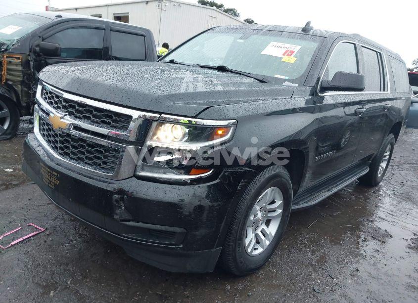 Photo 2 of 2019 Chevrolet Suburban LS (VIN 1GNSCGKC5KR321327)