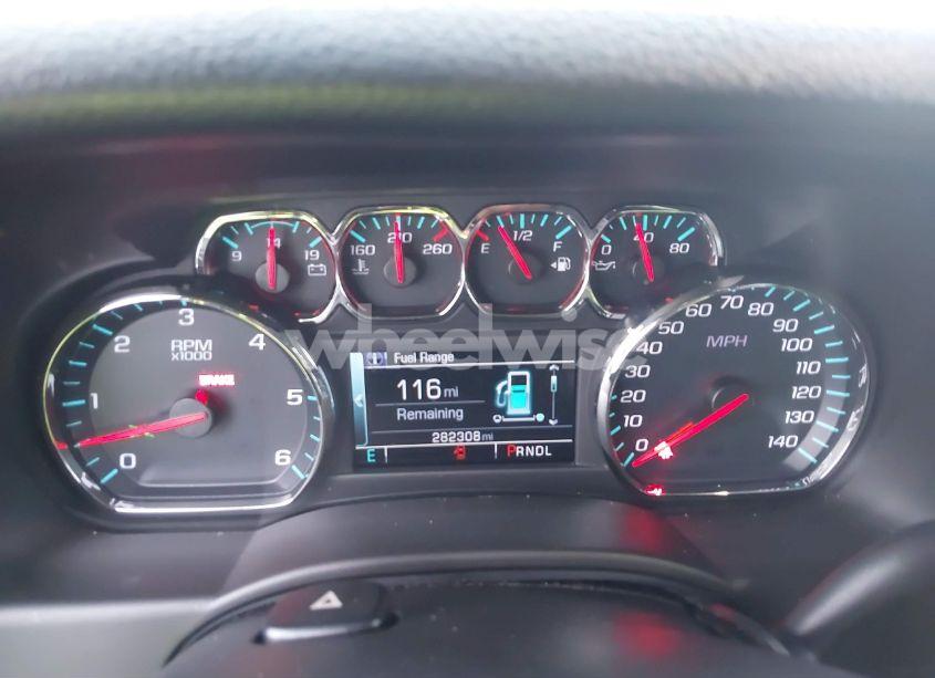 Photo 7 of 2019 Chevrolet Suburban LS (VIN 1GNSCGKC5KR321327)