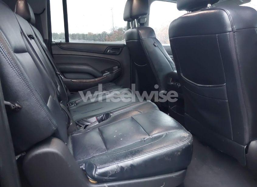 Photo 8 of 2019 Chevrolet Suburban LS (VIN 1GNSCGKC5KR321327)