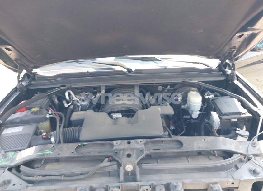 Photo 10 of 2020 Chevrolet Suburban 2WD LS (VIN 1GNSCGKCXLR238669)