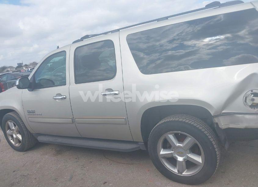 Photo 14 of 2013 Chevrolet Suburban 1500 LS (VIN 1GNSCHE01DR152210)