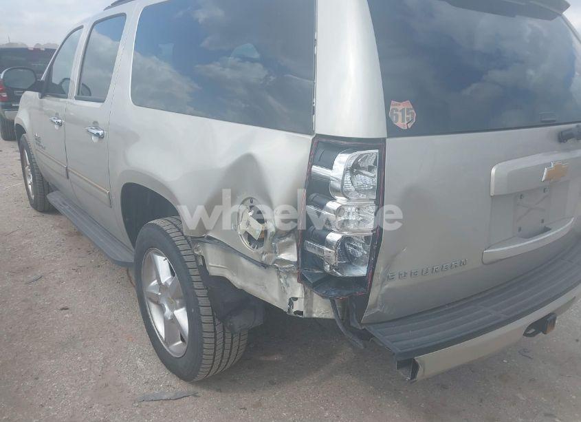 Photo 6 of 2013 Chevrolet Suburban 1500 LS (VIN 1GNSCHE01DR152210)