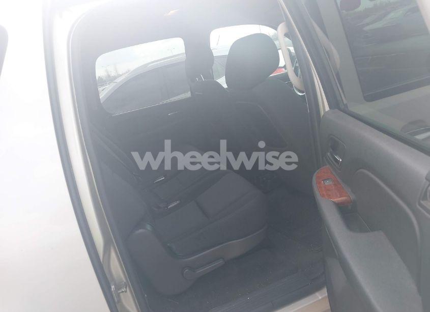 Photo 8 of 2013 Chevrolet Suburban 1500 LS (VIN 1GNSCHE01DR152210)