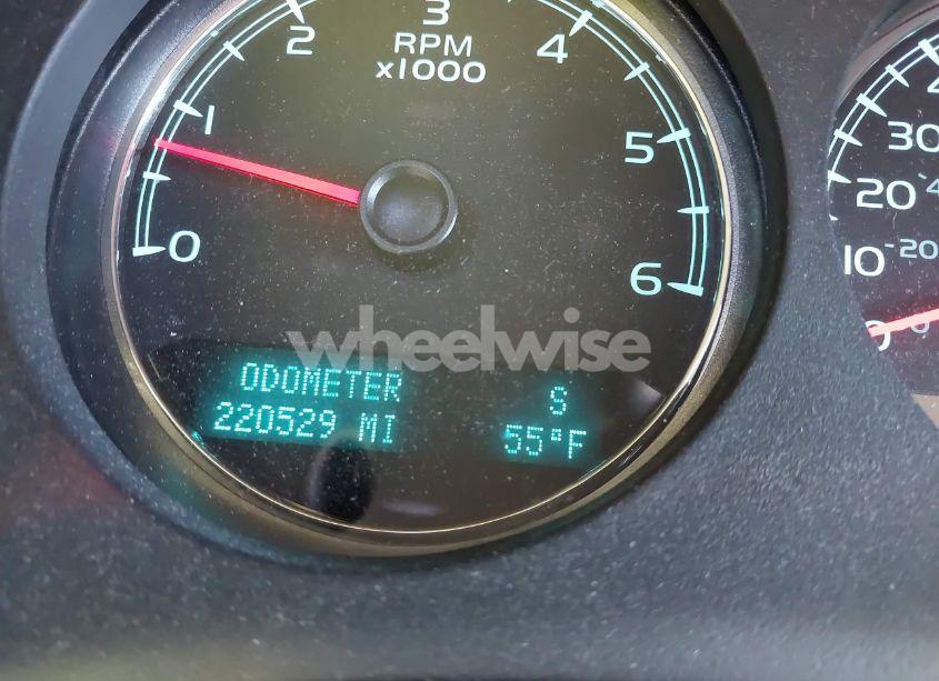 Photo 15 of 2012 Chevrolet Suburban 1500 LS (VIN 1GNSCHE02CR239144)