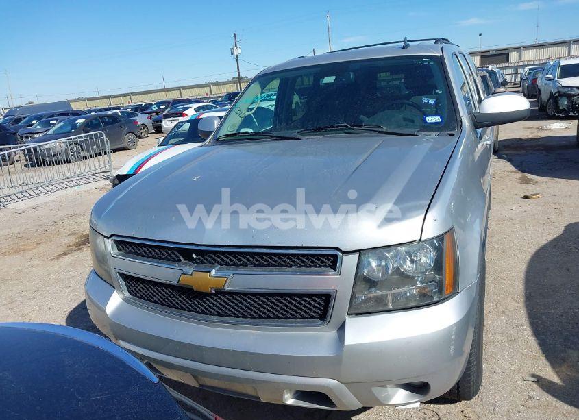 Photo 6 of 2012 Chevrolet Suburban 1500 LS (VIN 1GNSCHE02CR239144)