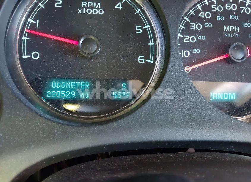 Photo 7 of 2012 Chevrolet Suburban 1500 LS (VIN 1GNSCHE02CR239144)