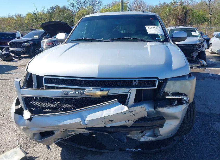Photo 12 of 2011 Chevrolet Suburban 1500 LS (VIN 1GNSCHE03BR105273)