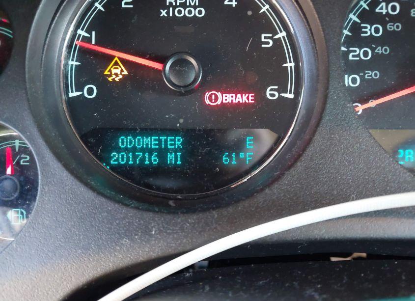 Photo 15 of 2011 Chevrolet Suburban 1500 LS (VIN 1GNSCHE03BR105273)