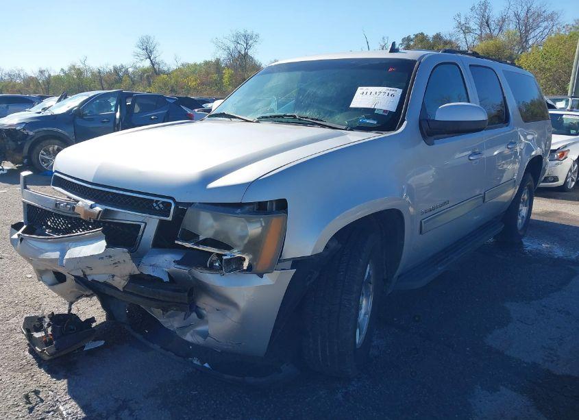 Photo 2 of 2011 Chevrolet Suburban 1500 LS (VIN 1GNSCHE03BR105273)