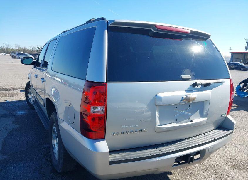Photo 3 of 2011 Chevrolet Suburban 1500 LS (VIN 1GNSCHE03BR105273)