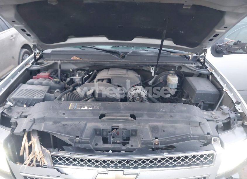 Photo 10 of 2011 Chevrolet Suburban 1500 LS (VIN 1GNSCHE07BR241468)