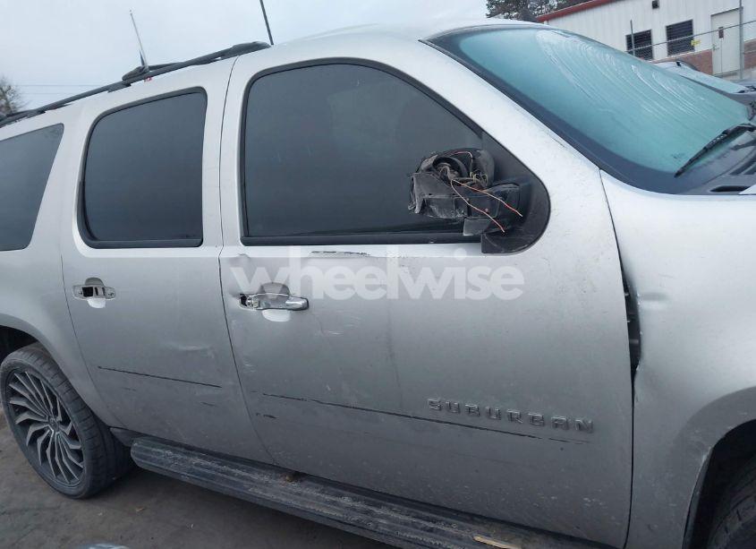 Photo 13 of 2011 Chevrolet Suburban 1500 LS (VIN 1GNSCHE07BR241468)