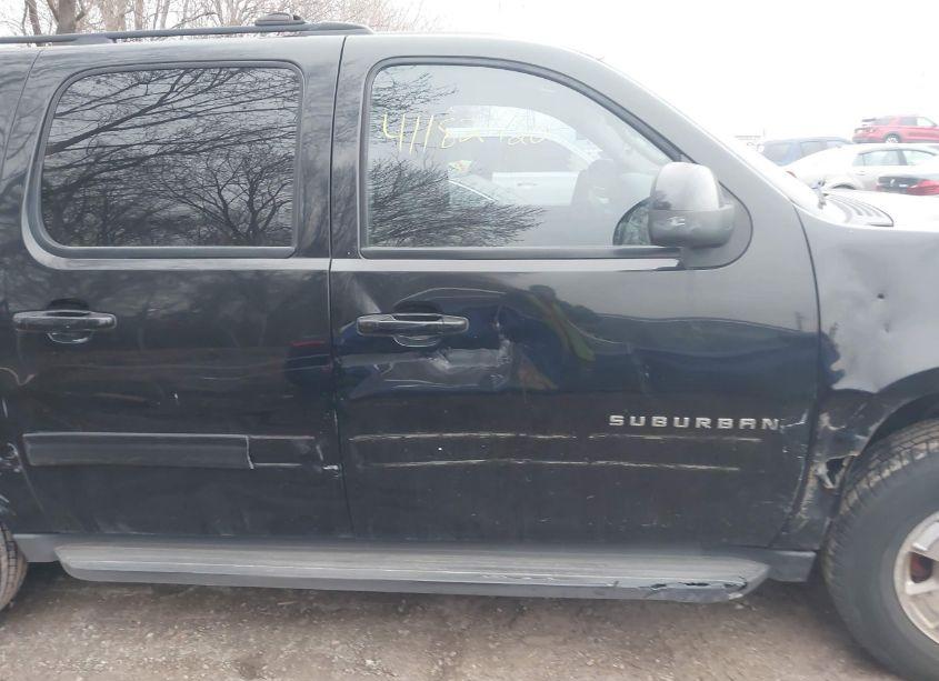 Photo 13 of 2011 Chevrolet Suburban 1500 LS (VIN 1GNSCHE08BR304819)