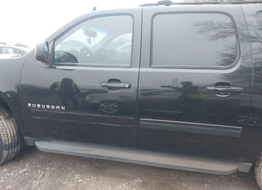 Photo 14 of 2011 Chevrolet Suburban 1500 LS (VIN 1GNSCHE08BR304819)