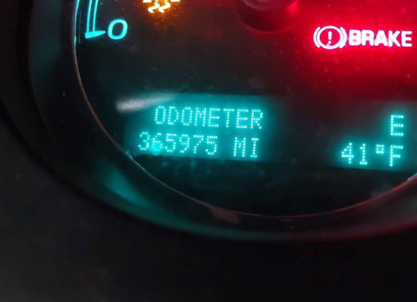 Photo 15 of 2011 Chevrolet Suburban 1500 LS (VIN 1GNSCHE08BR304819)