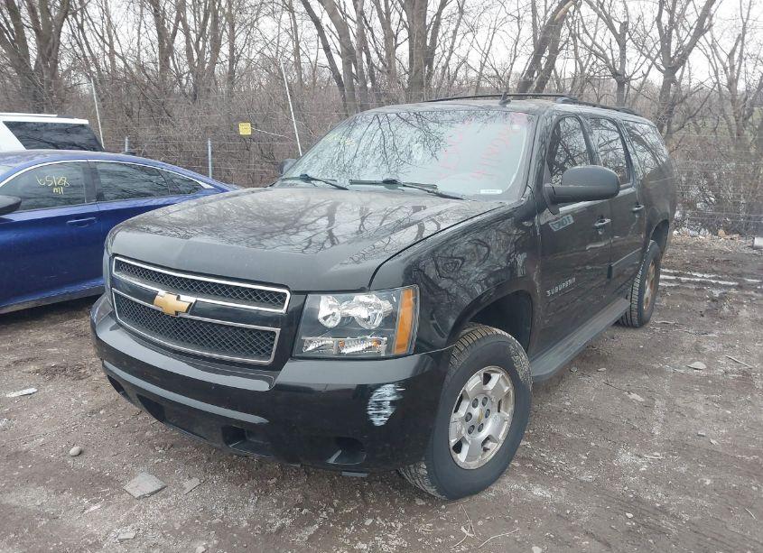 Photo 2 of 2011 Chevrolet Suburban 1500 LS (VIN 1GNSCHE08BR304819)