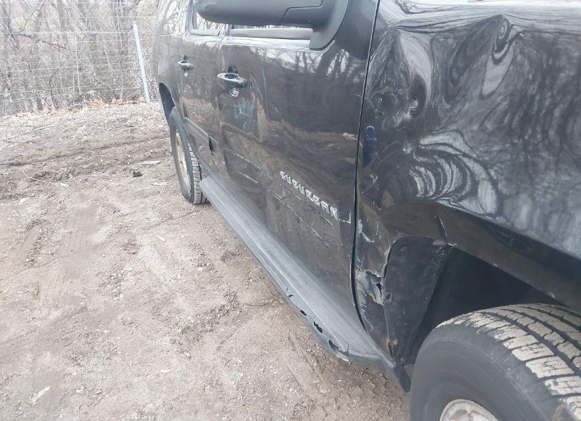 Photo 6 of 2011 Chevrolet Suburban 1500 LS (VIN 1GNSCHE08BR304819)