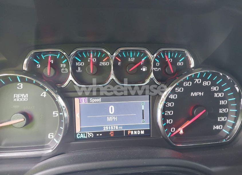 Photo 7 of 2015 Chevrolet Suburban 1500 LS (VIN 1GNSCHEC5FR683083)