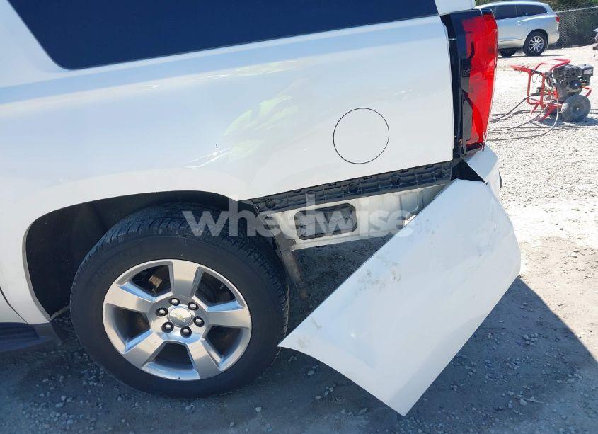 Photo 19 of 2017 Chevrolet Suburban LT (VIN 1GNSCHKC0HR252447)