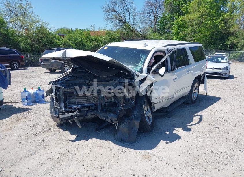 Photo 2 of 2017 Chevrolet Suburban LT (VIN 1GNSCHKC0HR252447)