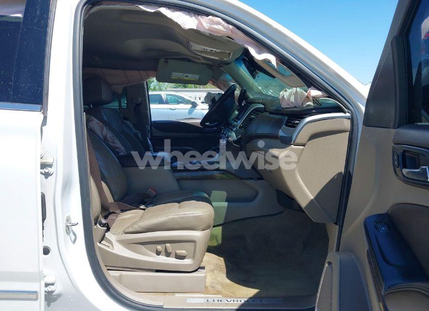 Photo 5 of 2017 Chevrolet Suburban LT (VIN 1GNSCHKC0HR252447)