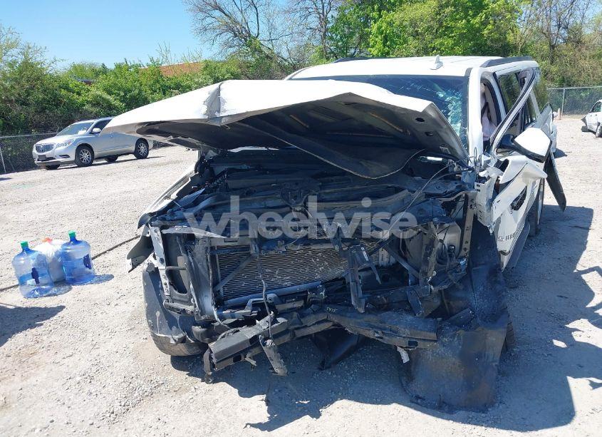 Photo 6 of 2017 Chevrolet Suburban LT (VIN 1GNSCHKC0HR252447)