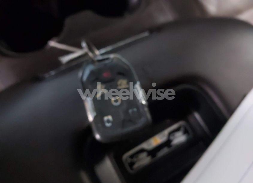 Photo 11 of 2016 Chevrolet Suburban LT (VIN 1GNSCHKC1GR388469)